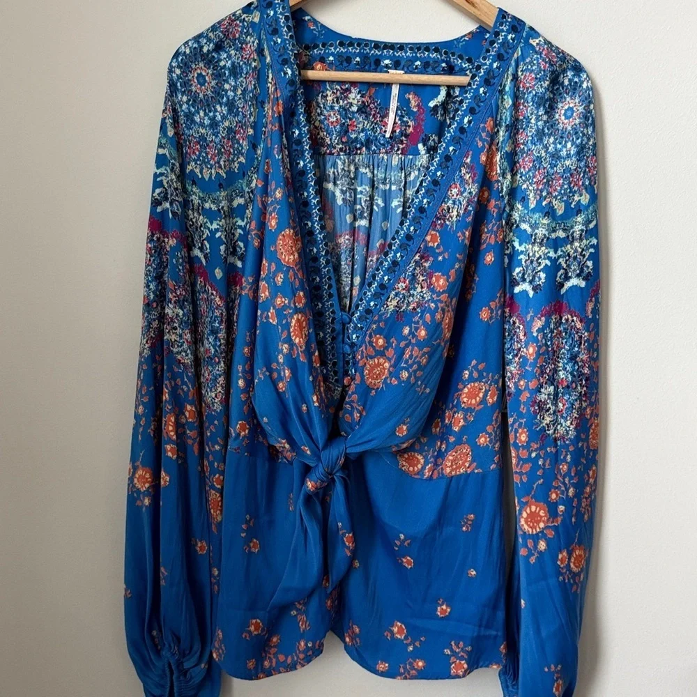 Free People Run Satin Floral V-Neck Long Sleeve Blouse Blue Size L Boho Chic Top
